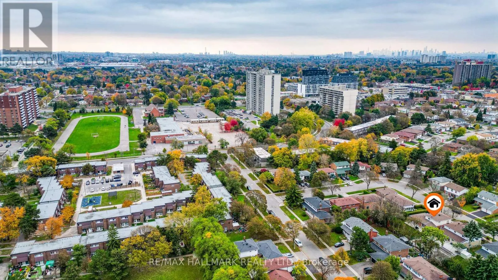 21 QUEENSCOURT DRIVE