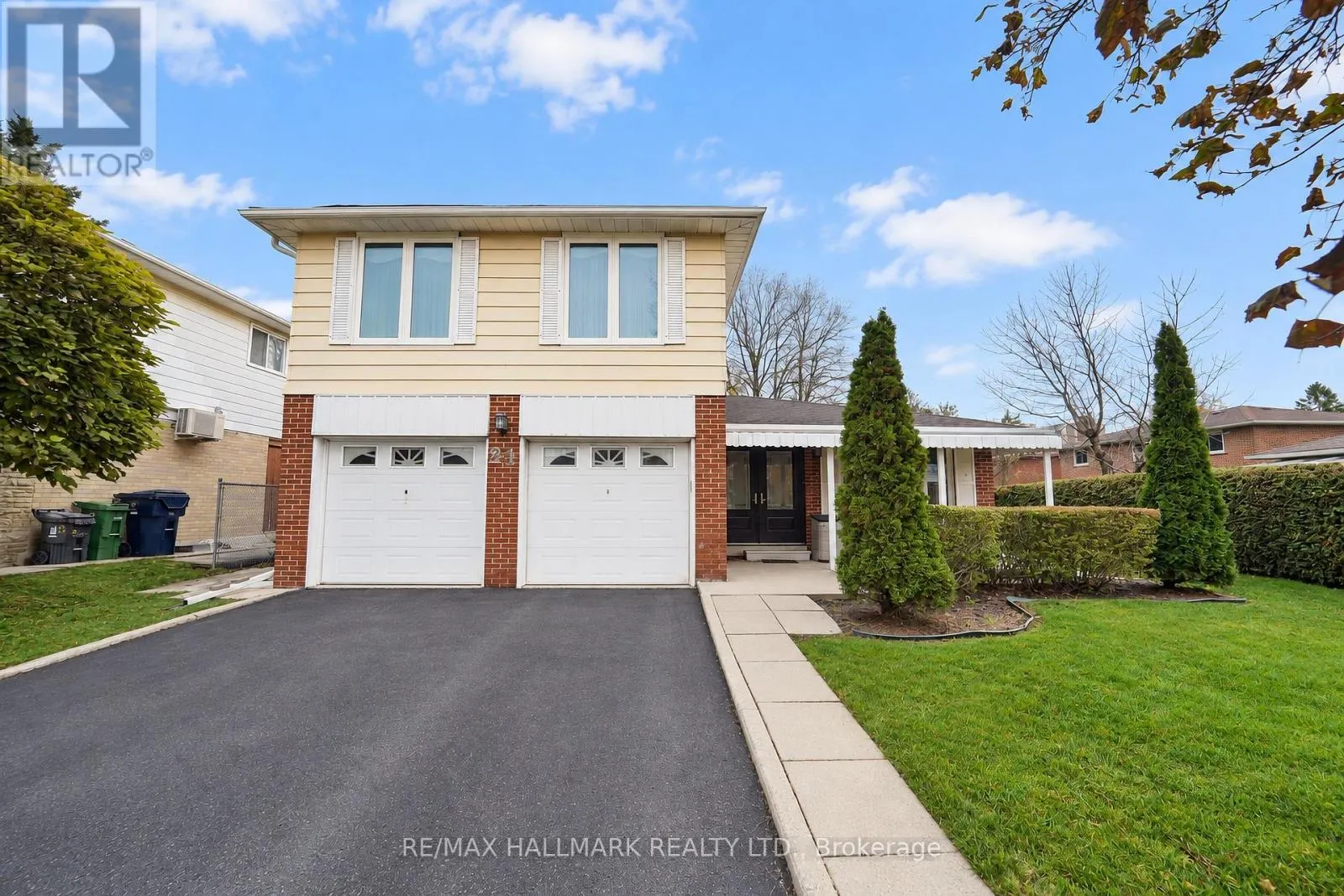 21 QUEENSCOURT DRIVE