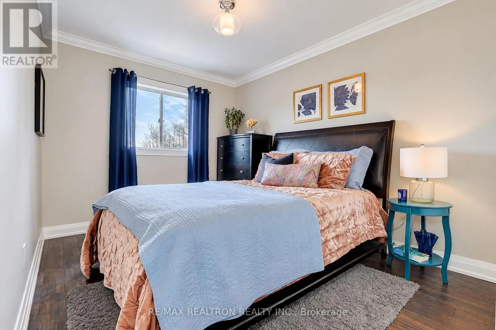 32 TROWELL LANE
