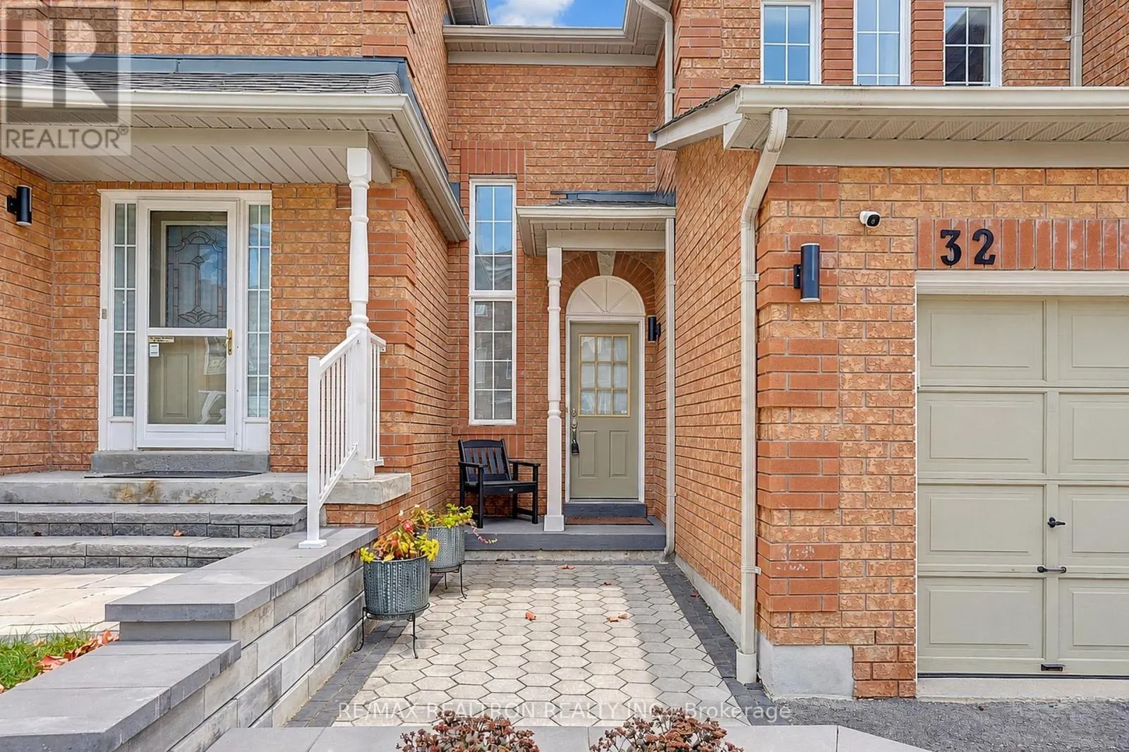 32 TROWELL LANE