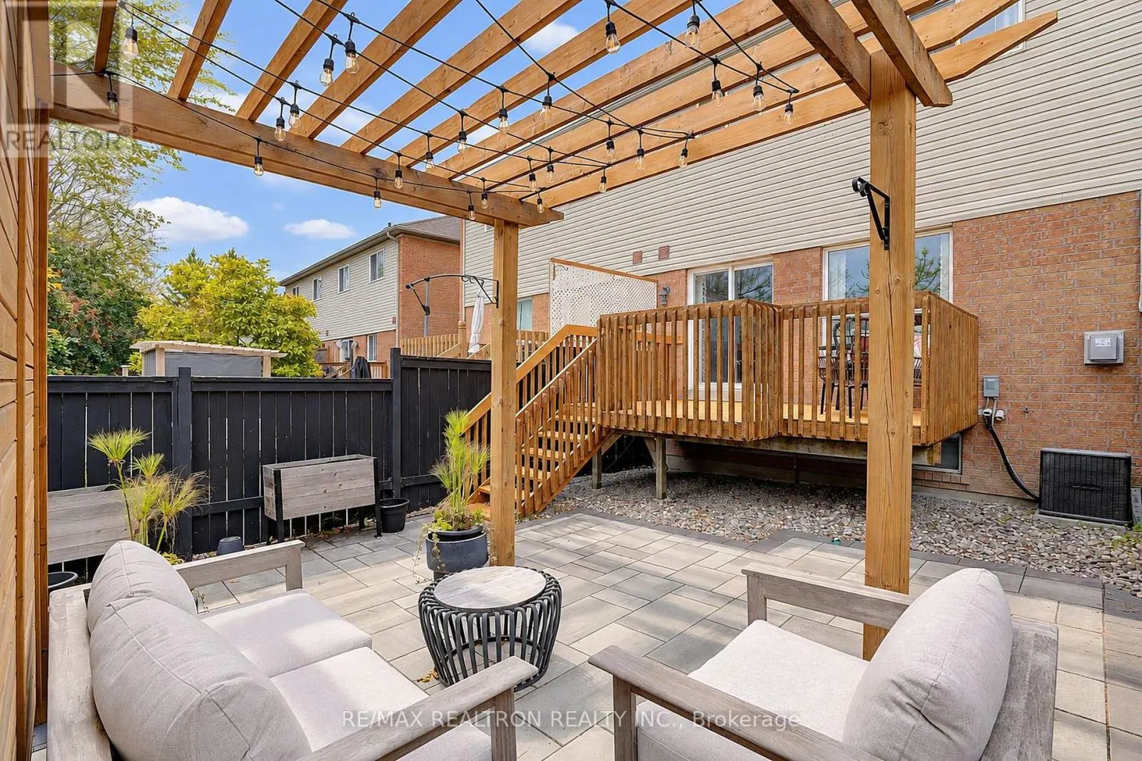 32 TROWELL LANE