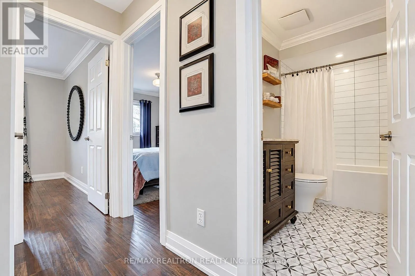 32 TROWELL LANE