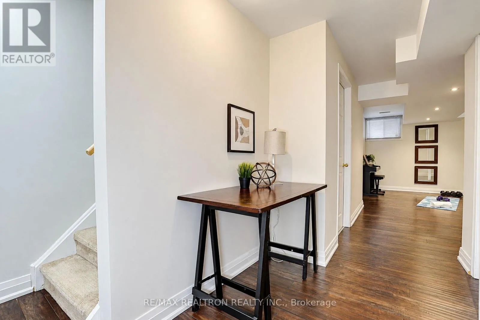 32 TROWELL LANE