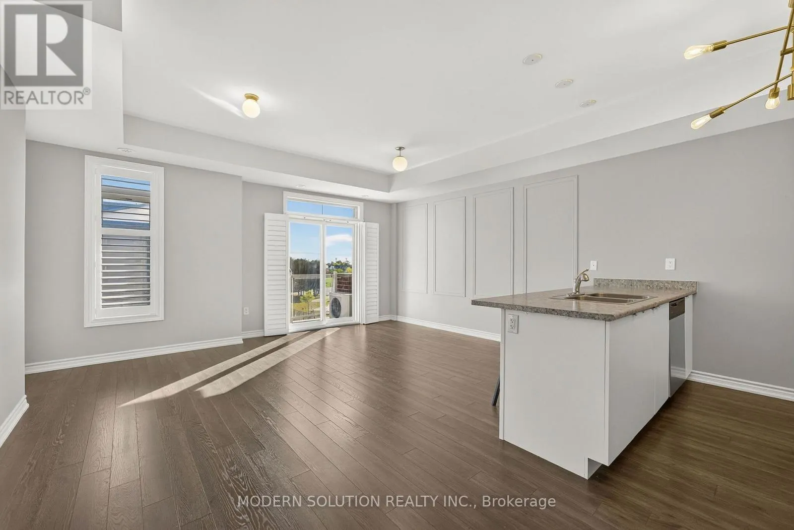 94 - 2584 WILLIAM JACKSON DRIVE