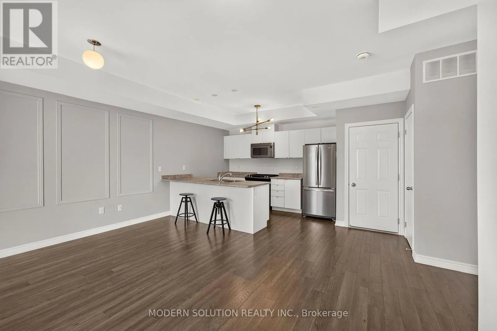 94 - 2584 WILLIAM JACKSON DRIVE