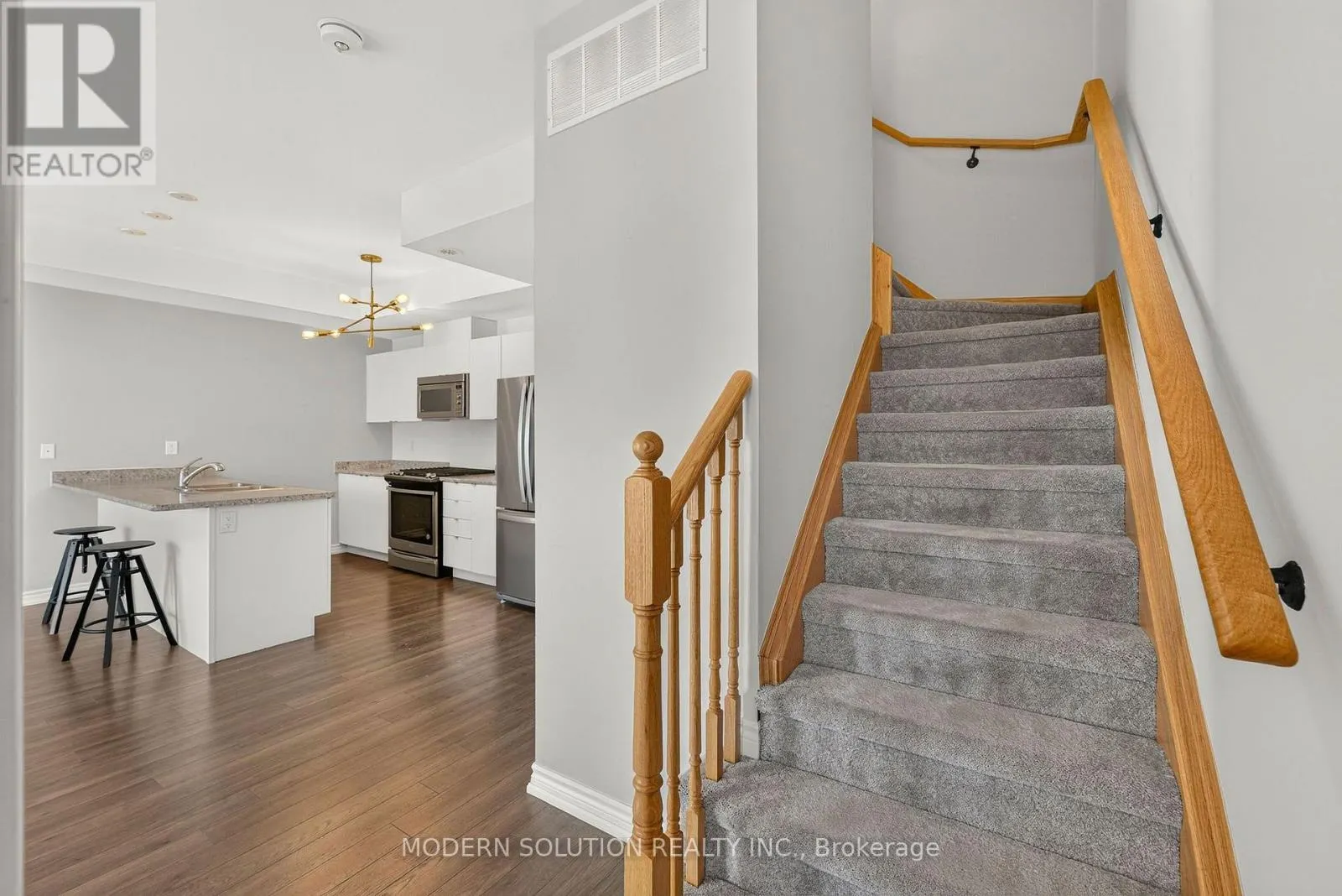 94 - 2584 WILLIAM JACKSON DRIVE