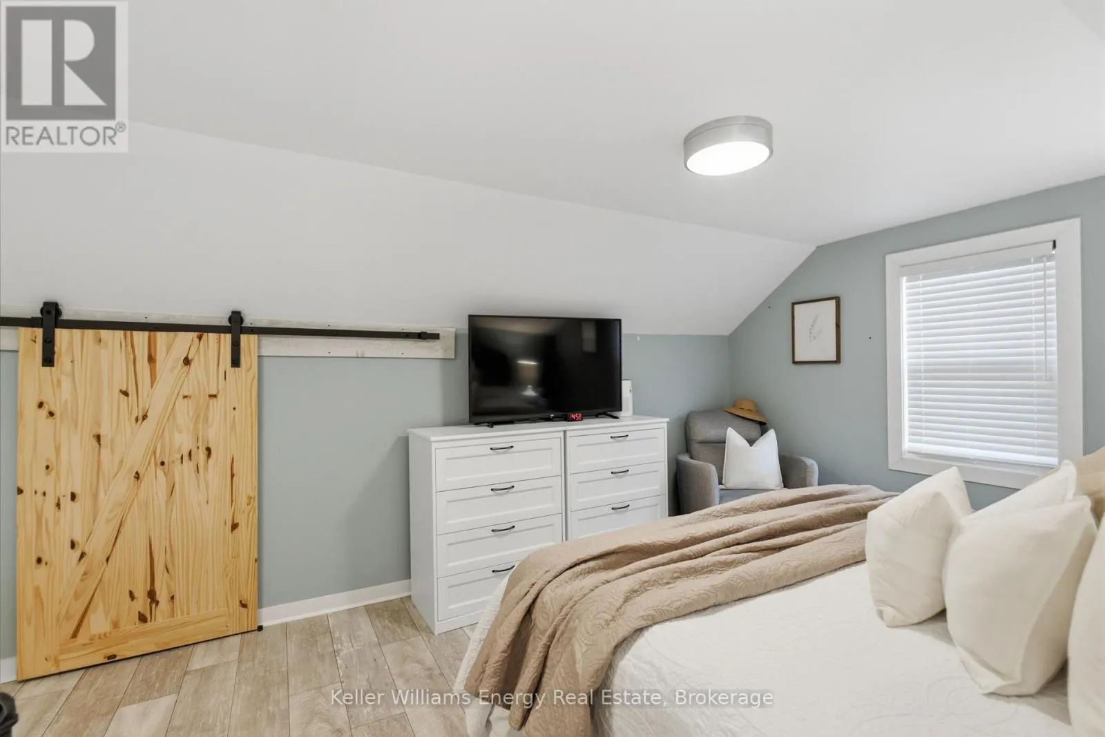 359 RITSON ROAD N