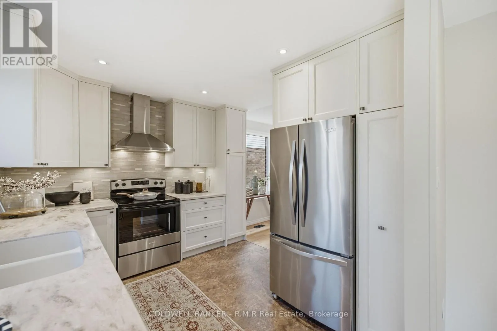 923 LAVIS COURT