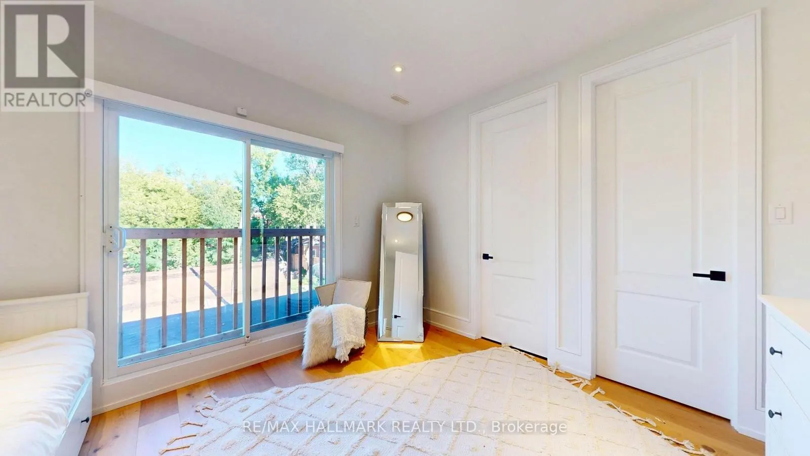 33 KIMBERLEY AVENUE