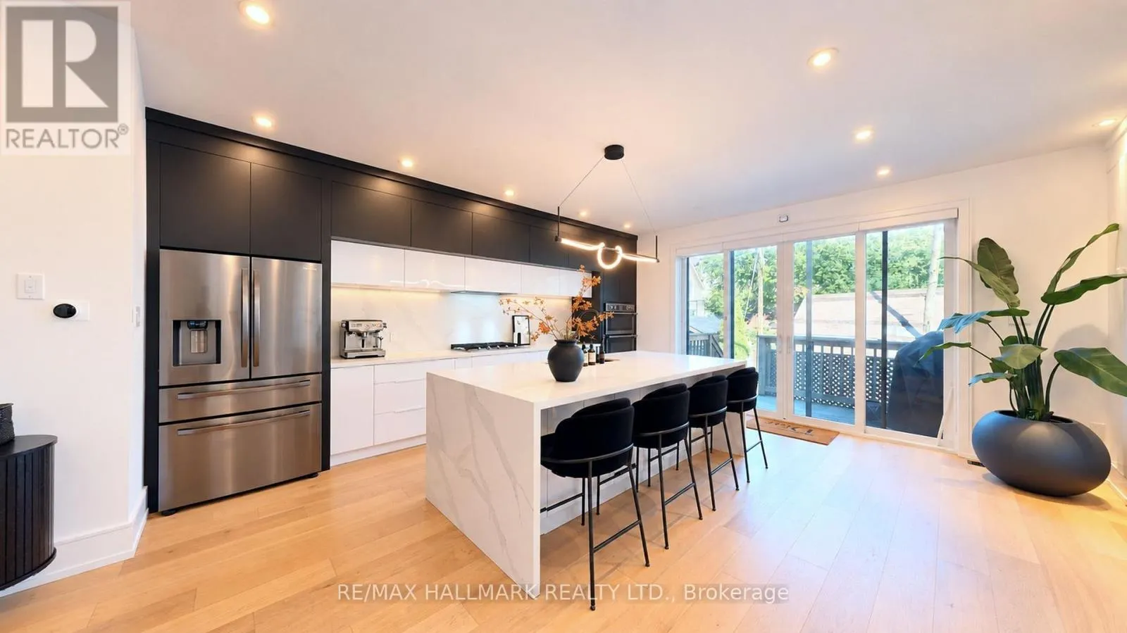 33 KIMBERLEY AVENUE