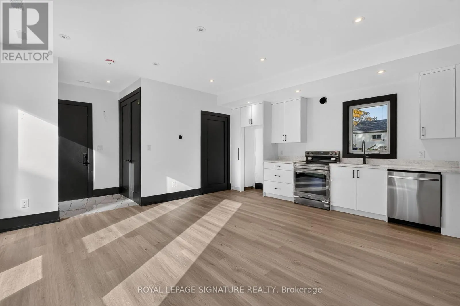 15 DEBLYN DRIVE E