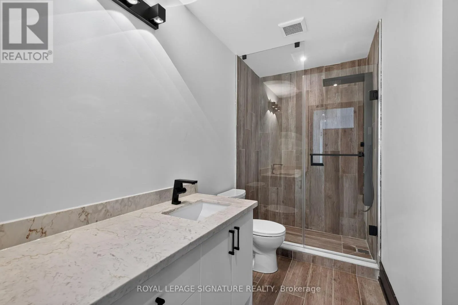 15 DEBLYN DRIVE E
