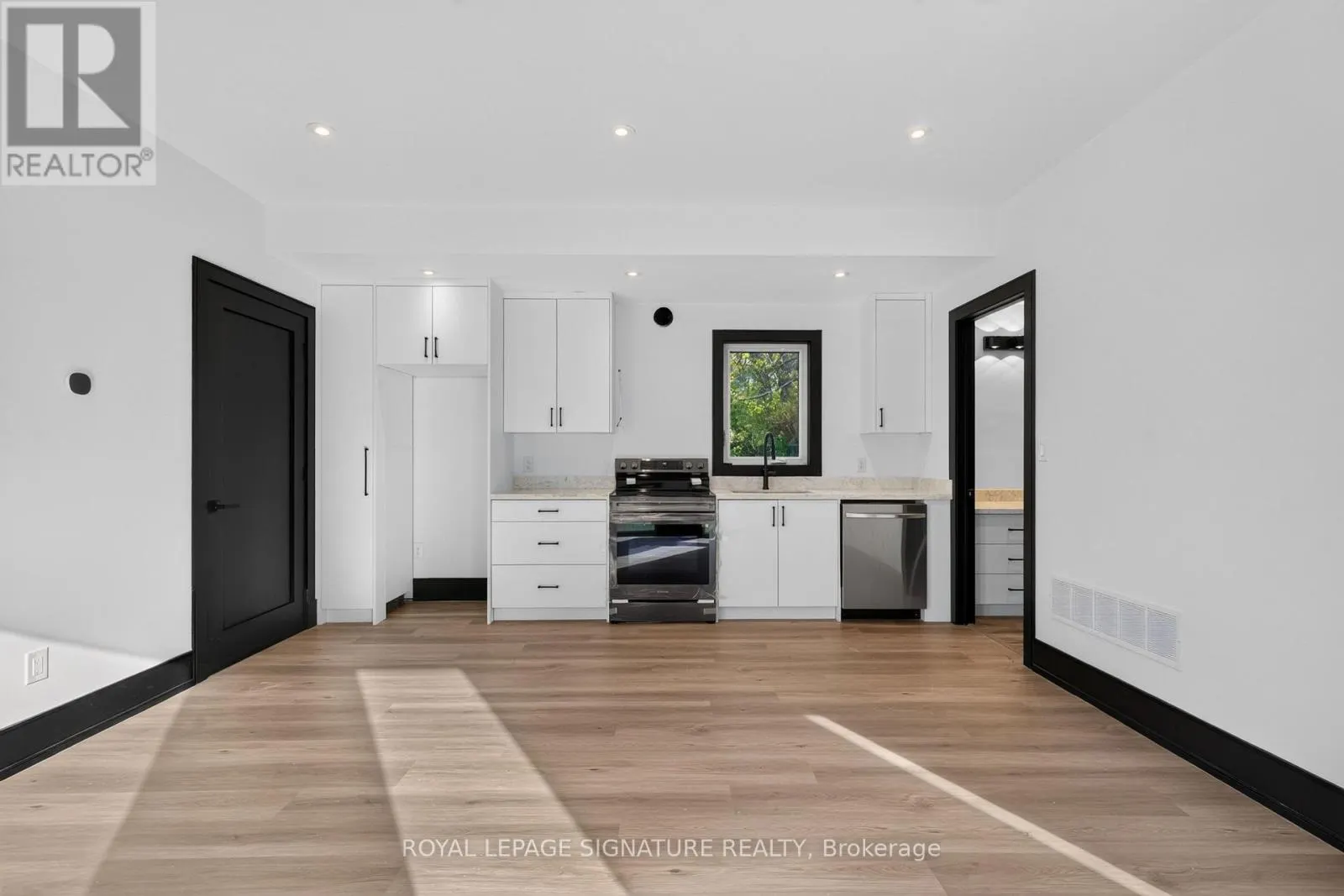 15 DEBLYN DRIVE E