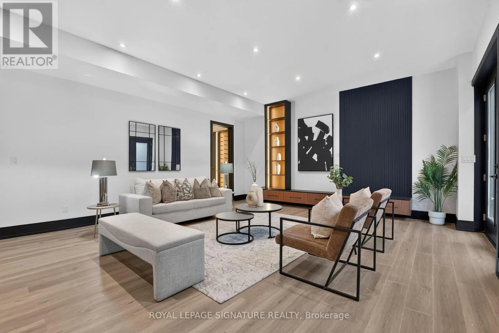 15 DEBLYN DRIVE E