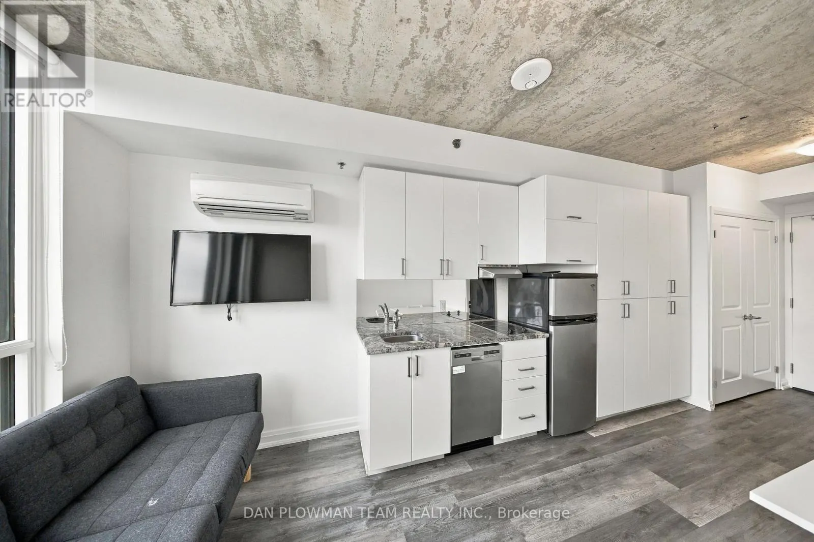 625 - 1900 SIMCOE STREET N