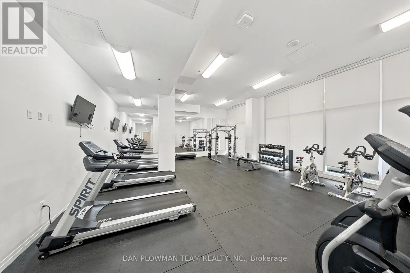 625 - 1900 SIMCOE STREET N
