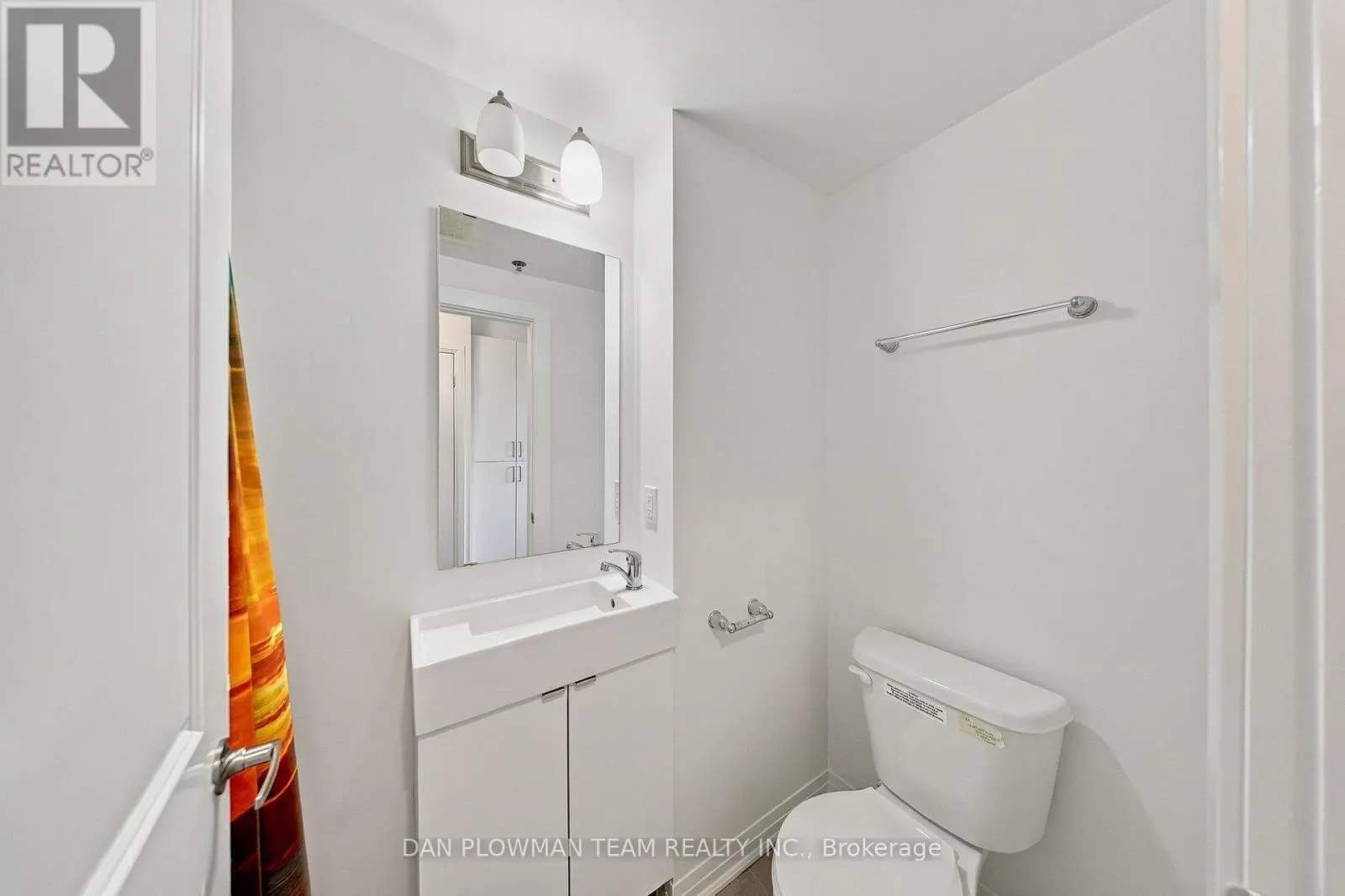 625 - 1900 SIMCOE STREET N