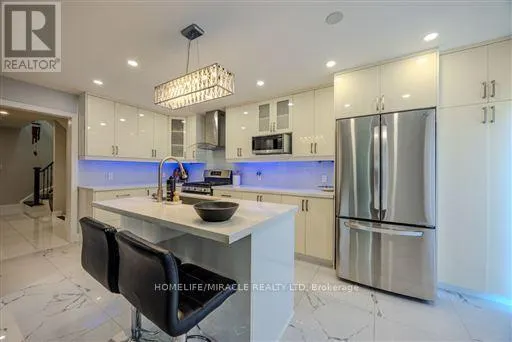 93 SCEPTER PLACE