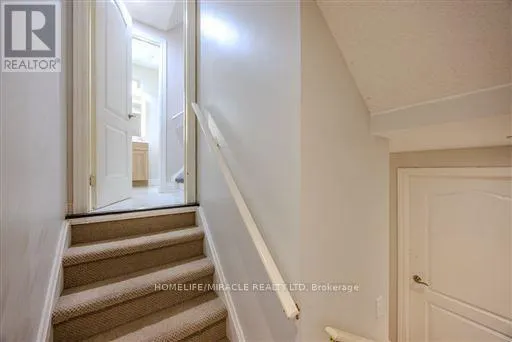 93 SCEPTER PLACE