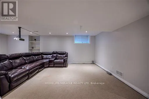 93 SCEPTER PLACE