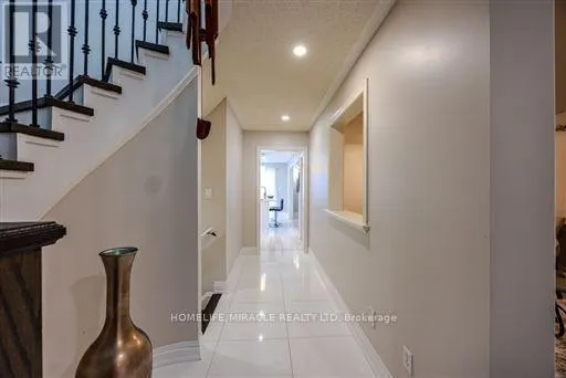 93 SCEPTER PLACE