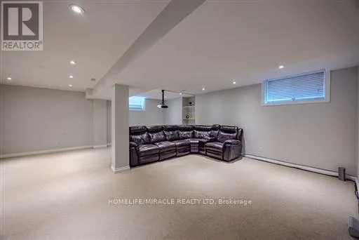 93 SCEPTER PLACE