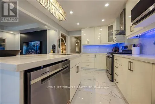 93 SCEPTER PLACE
