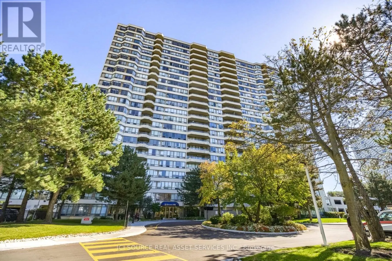 1618 - 3 GREYSTONE WALK DRIVE