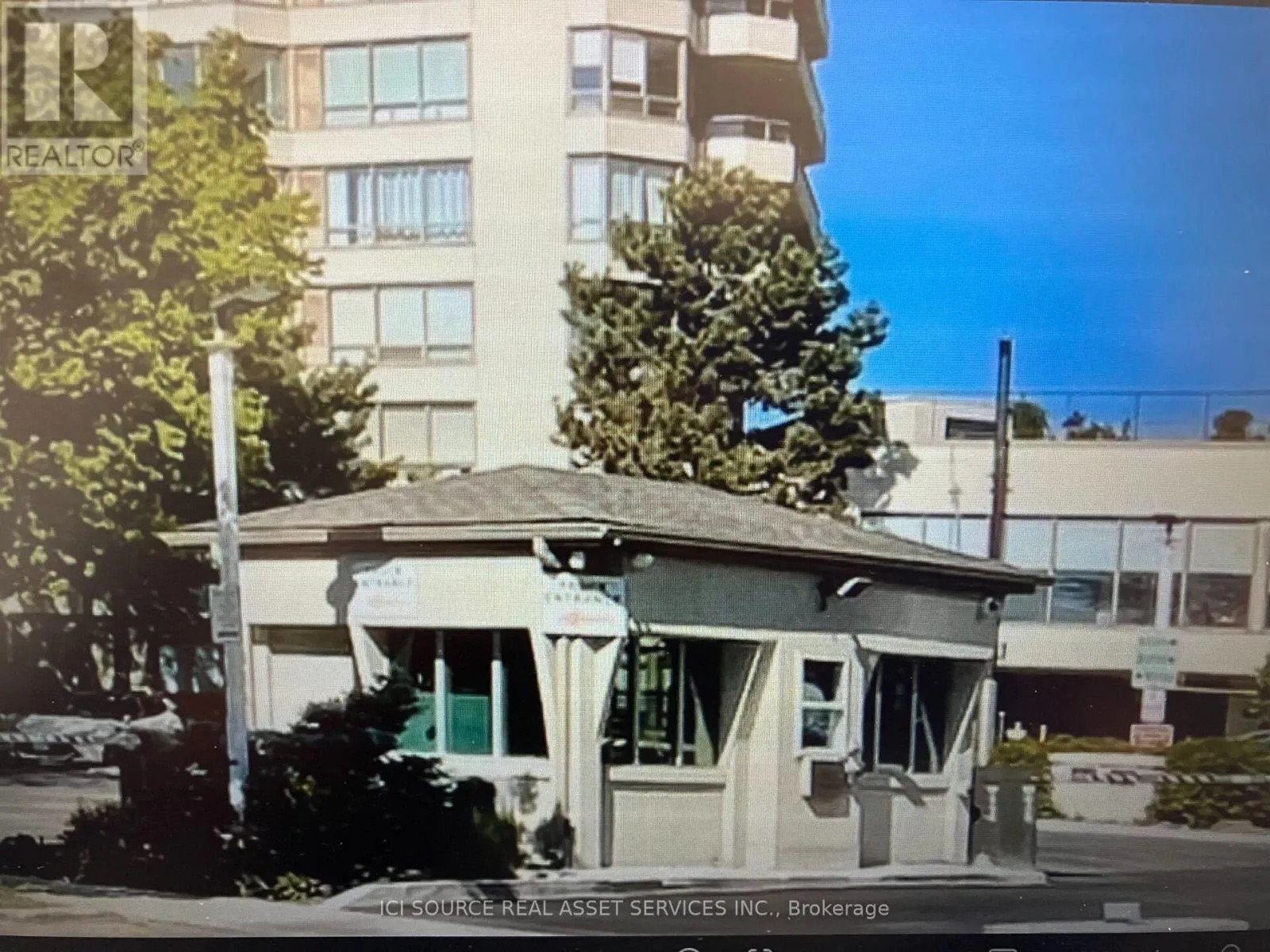 1618 - 3 GREYSTONE WALK DRIVE