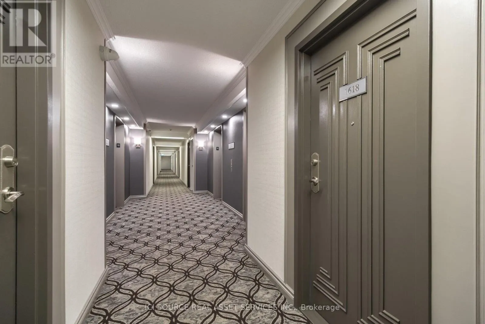 1618 - 3 GREYSTONE WALK DRIVE
