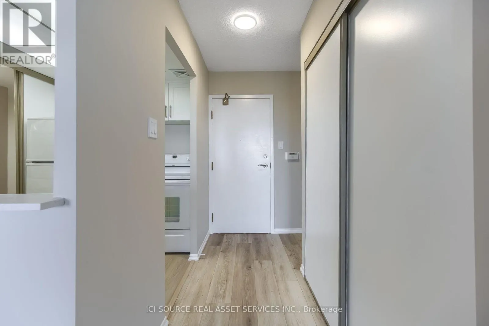 1618 - 3 GREYSTONE WALK DRIVE