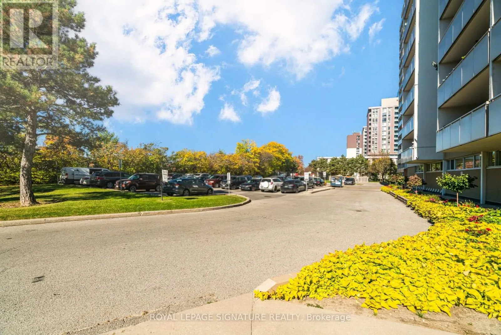 812 - 2550 PHARMACY AVENUE