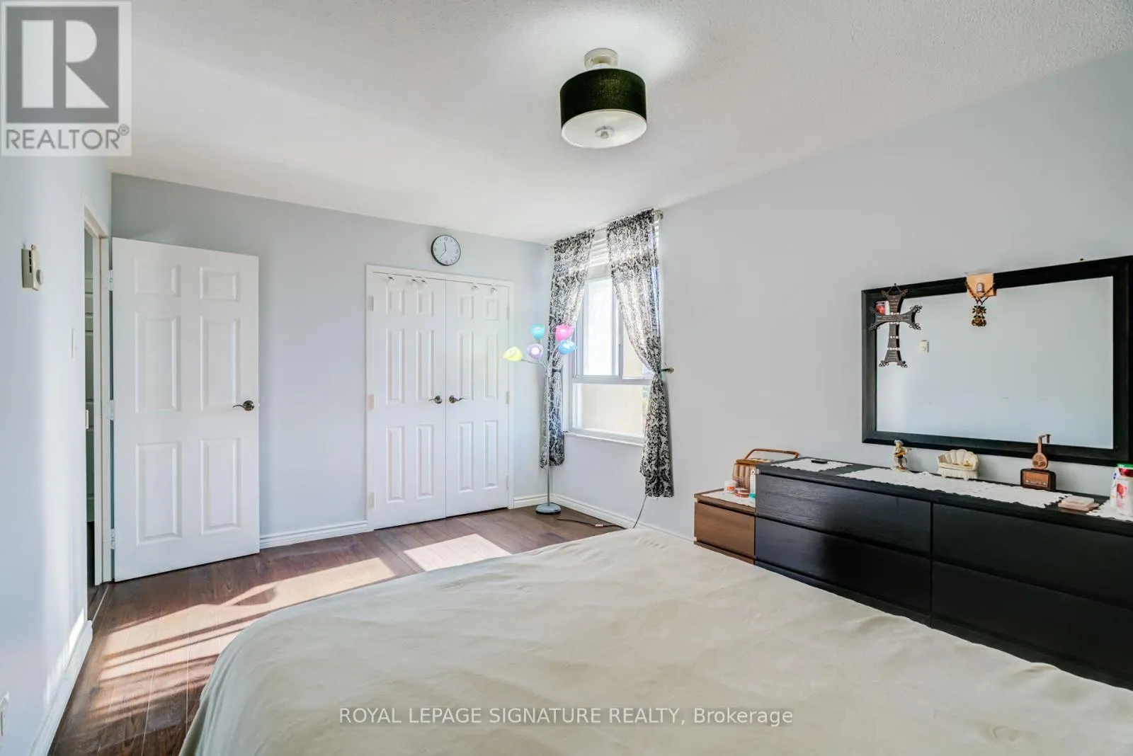 812 - 2550 PHARMACY AVENUE