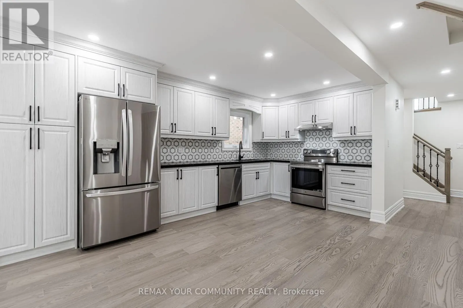 2231 WILDWOOD CRESCENT