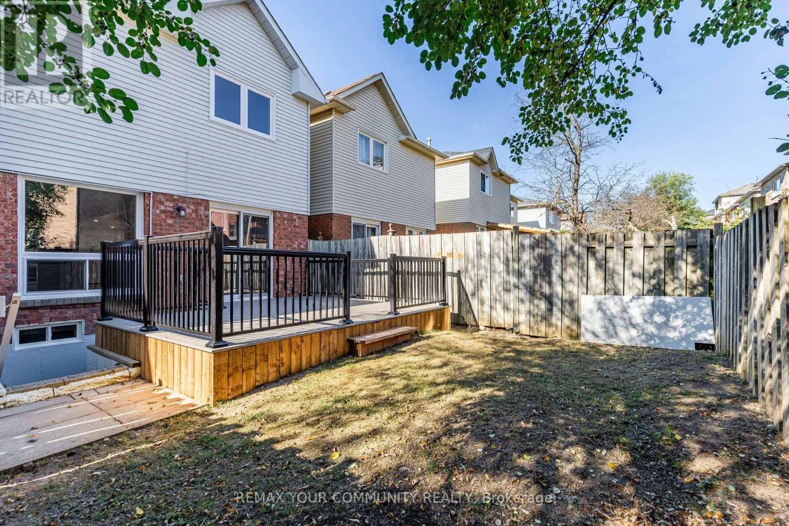 2231 WILDWOOD CRESCENT
