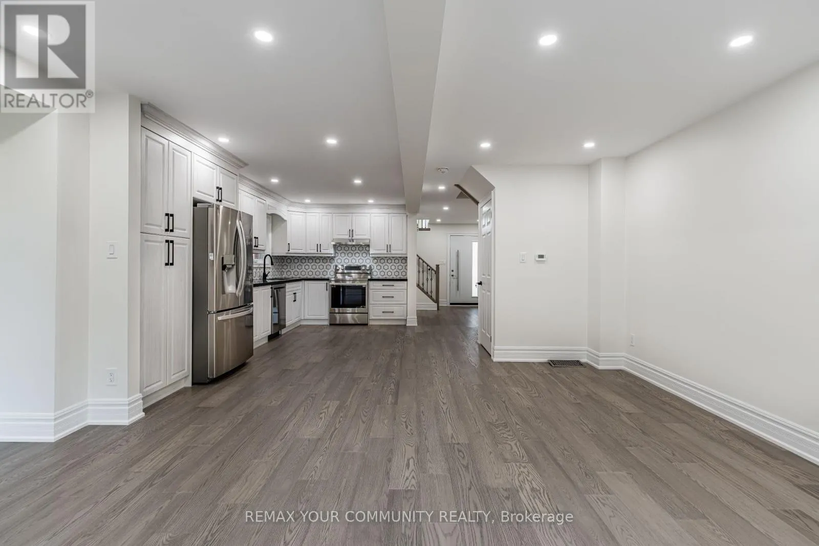 2231 WILDWOOD CRESCENT