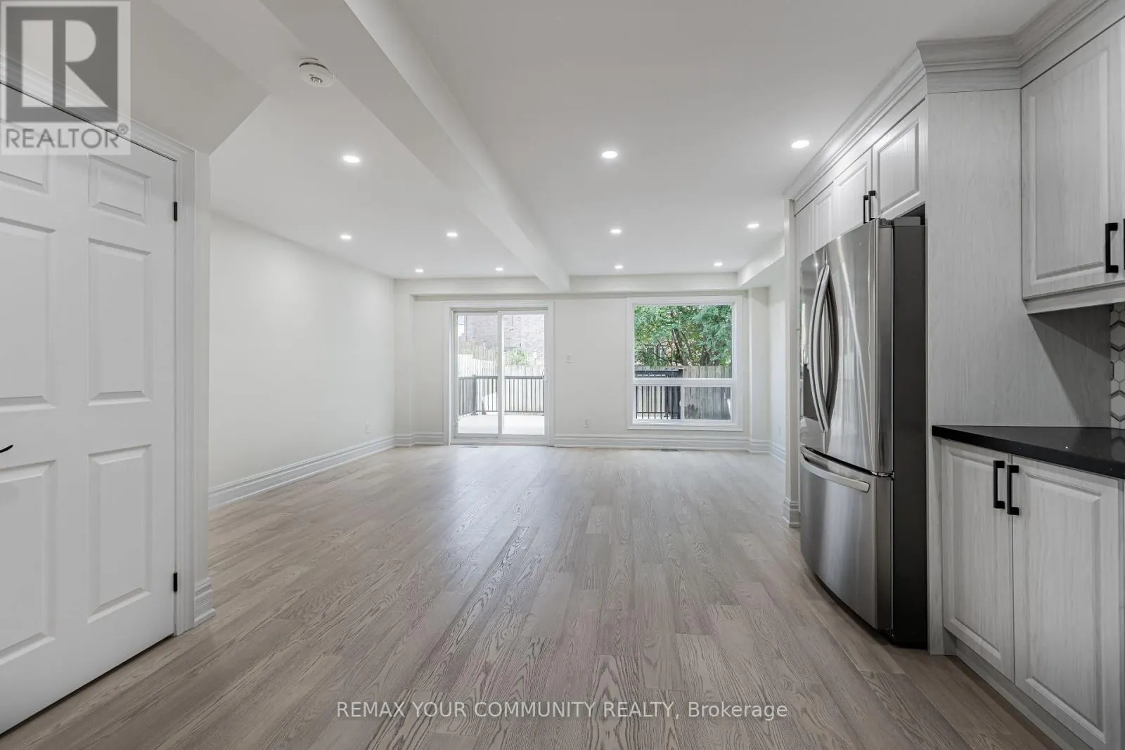 2231 WILDWOOD CRESCENT