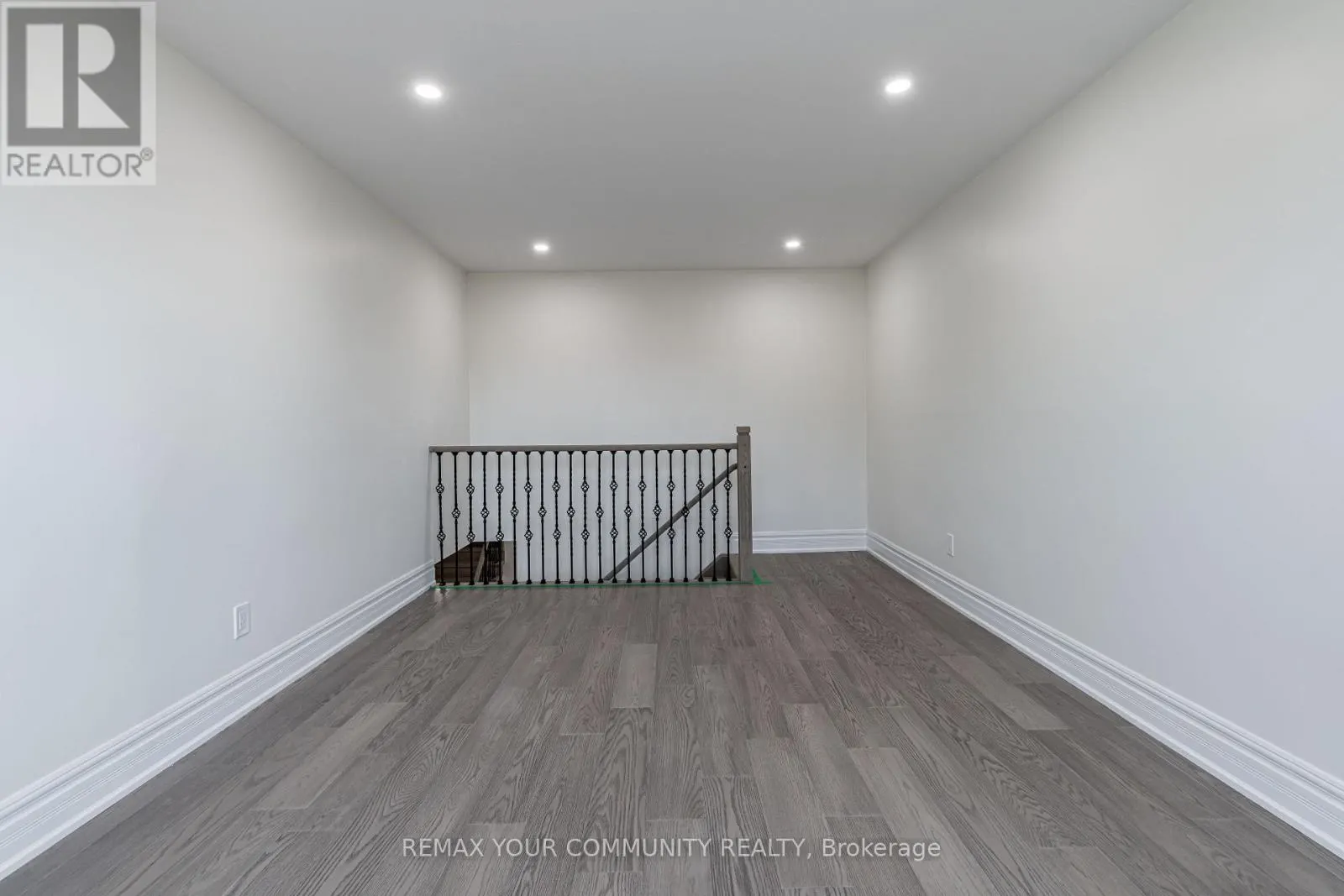 2231 WILDWOOD CRESCENT