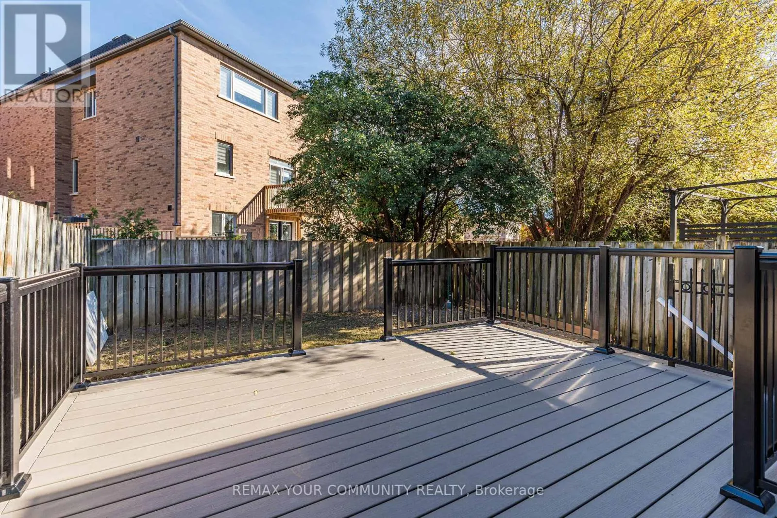 2231 WILDWOOD CRESCENT