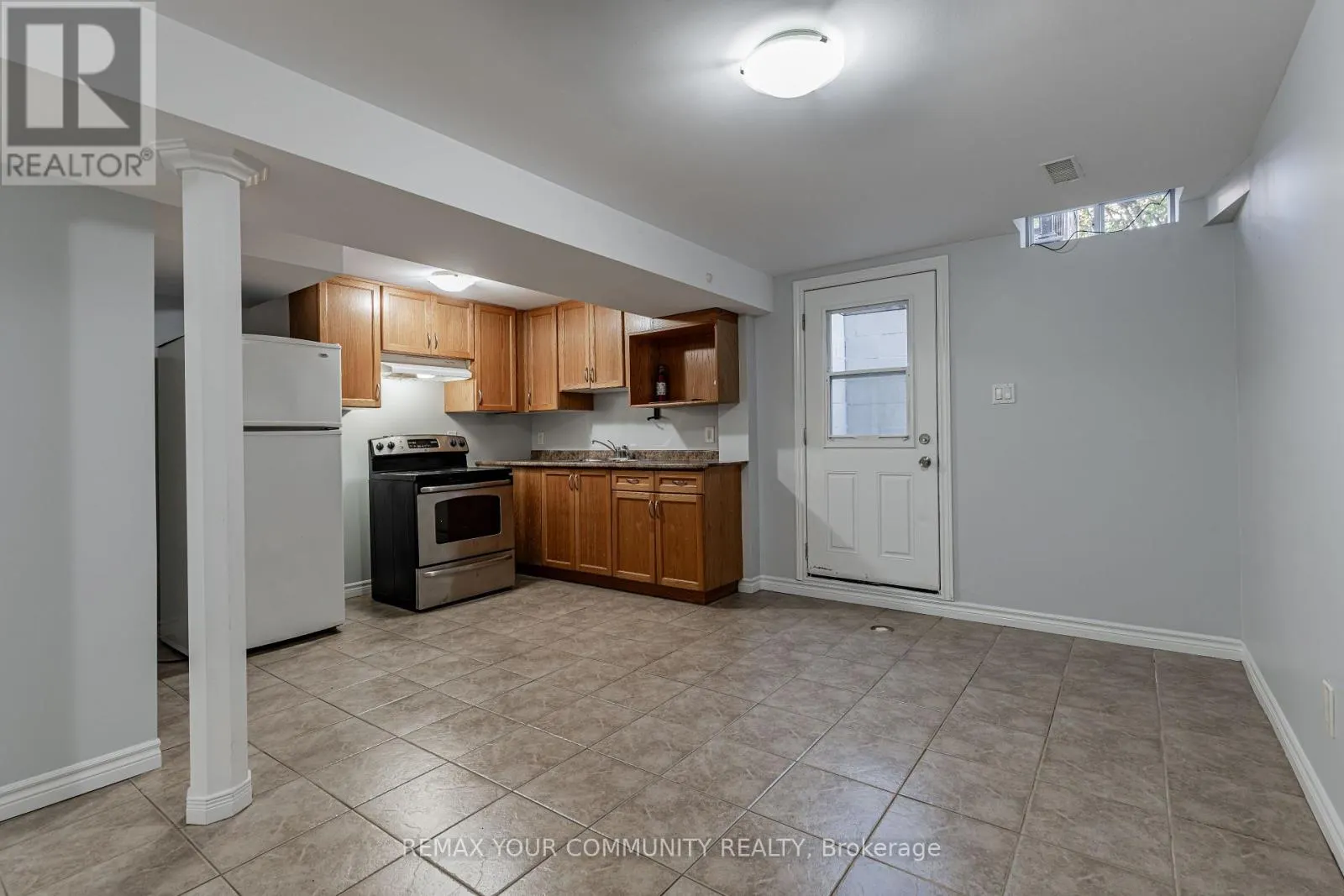 2231 WILDWOOD CRESCENT