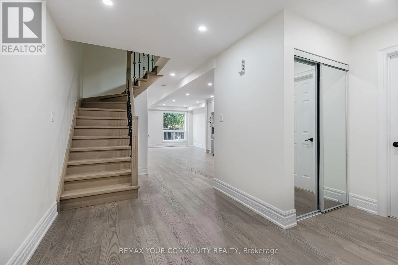 2231 WILDWOOD CRESCENT