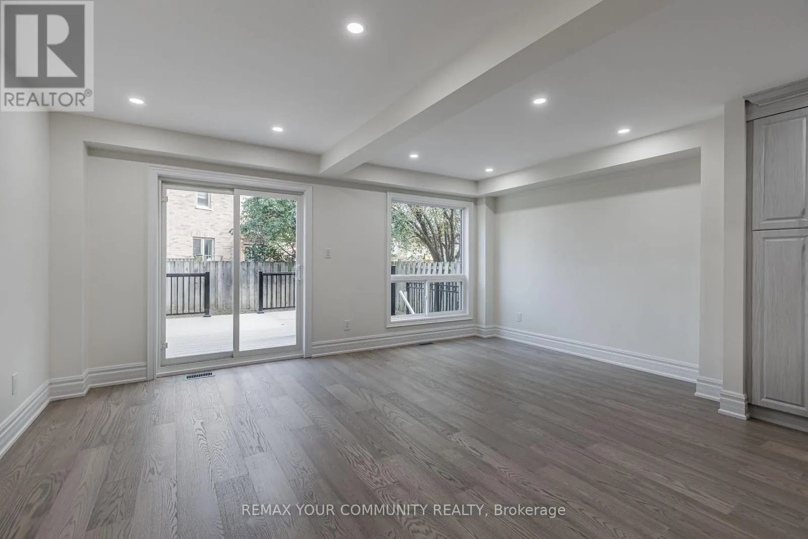 2231 WILDWOOD CRESCENT