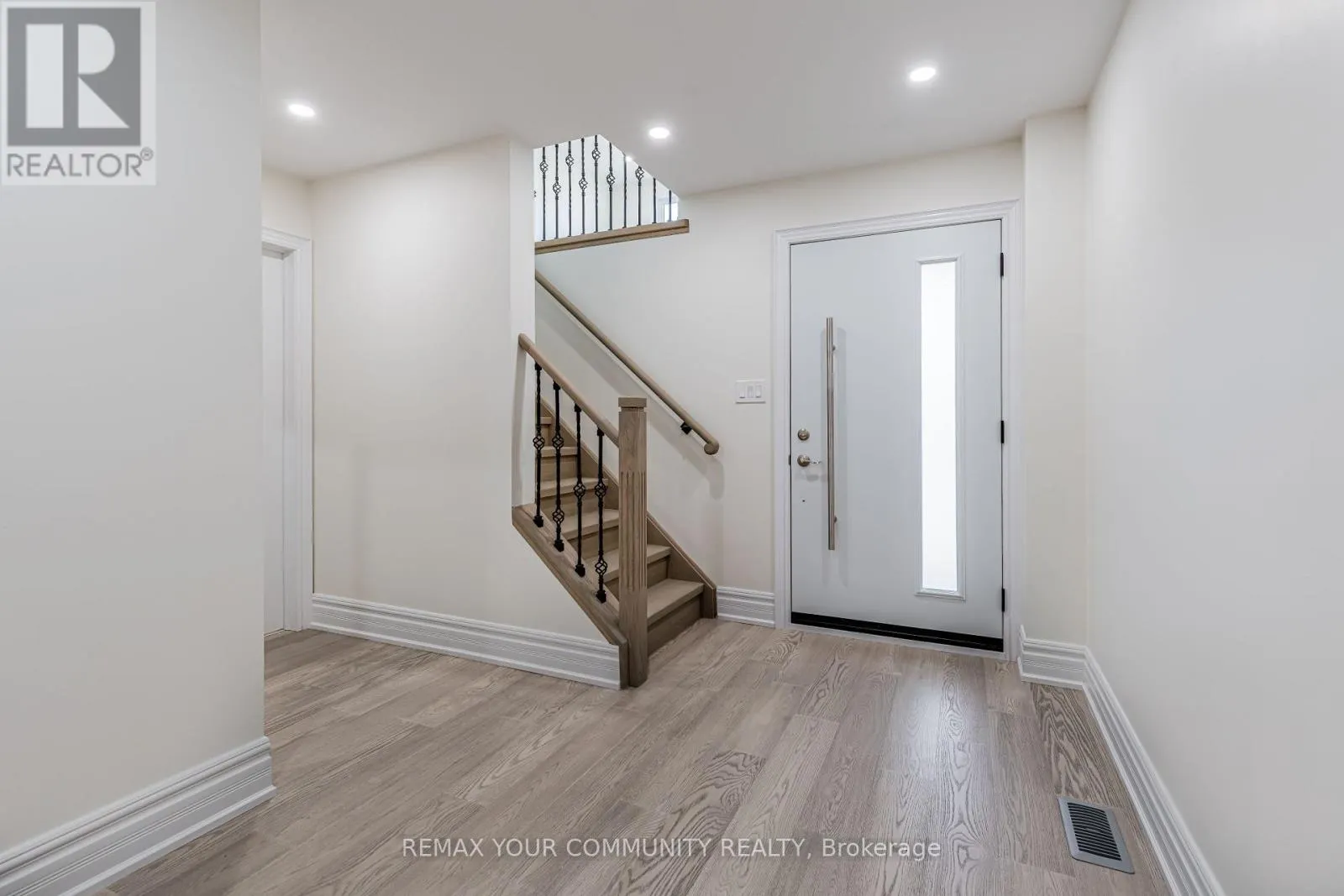 2231 WILDWOOD CRESCENT