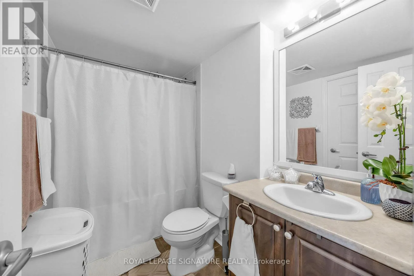322 - 60 FAIRFAX CRESCENT
