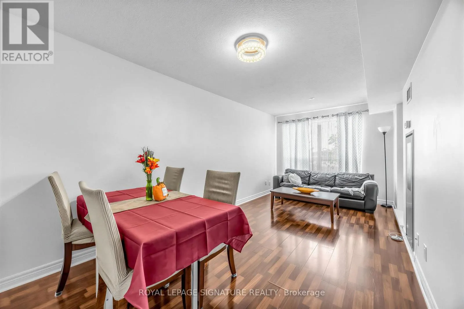 322 - 60 FAIRFAX CRESCENT