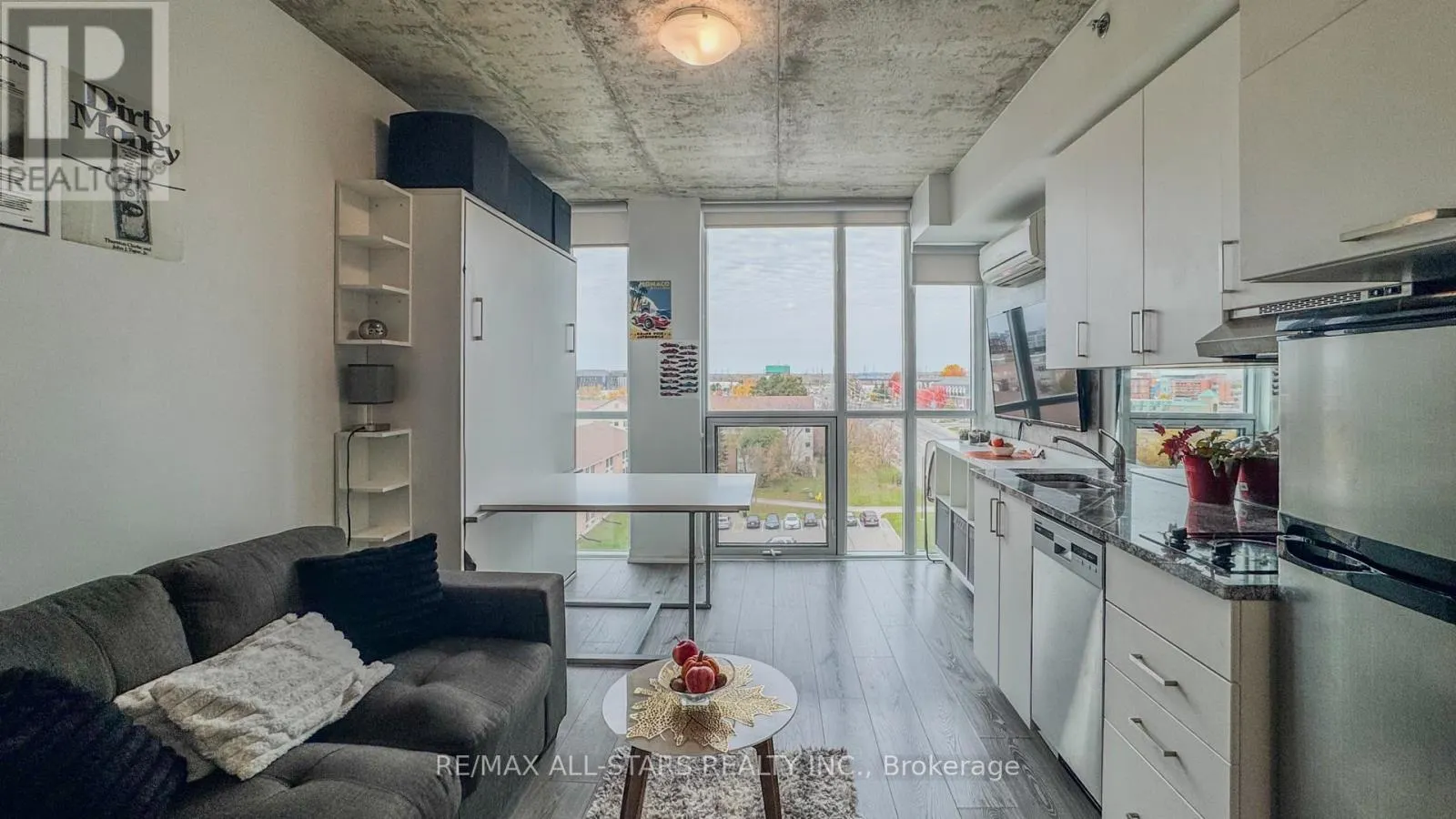727 - 1900 SIMCOE STREET N