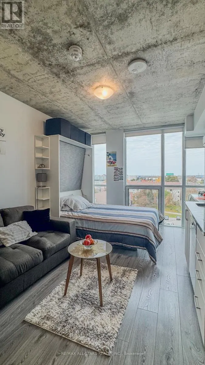727 - 1900 SIMCOE STREET N