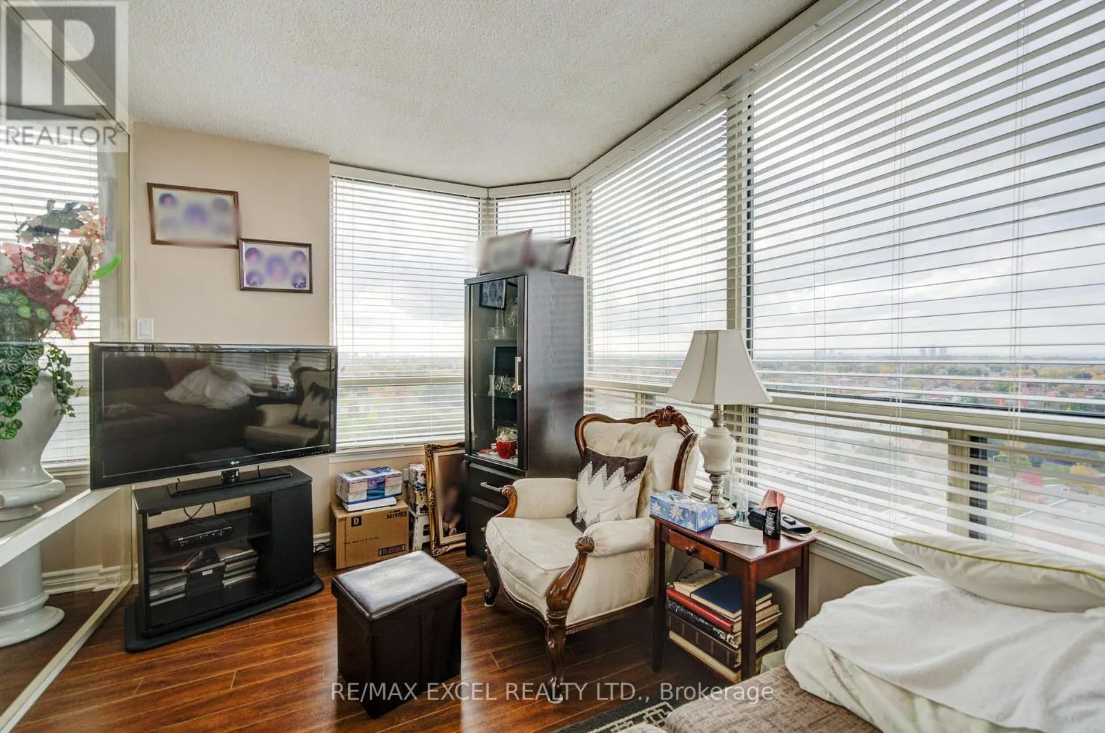 1403 - 300 ALTON TOWERS CIRCLE