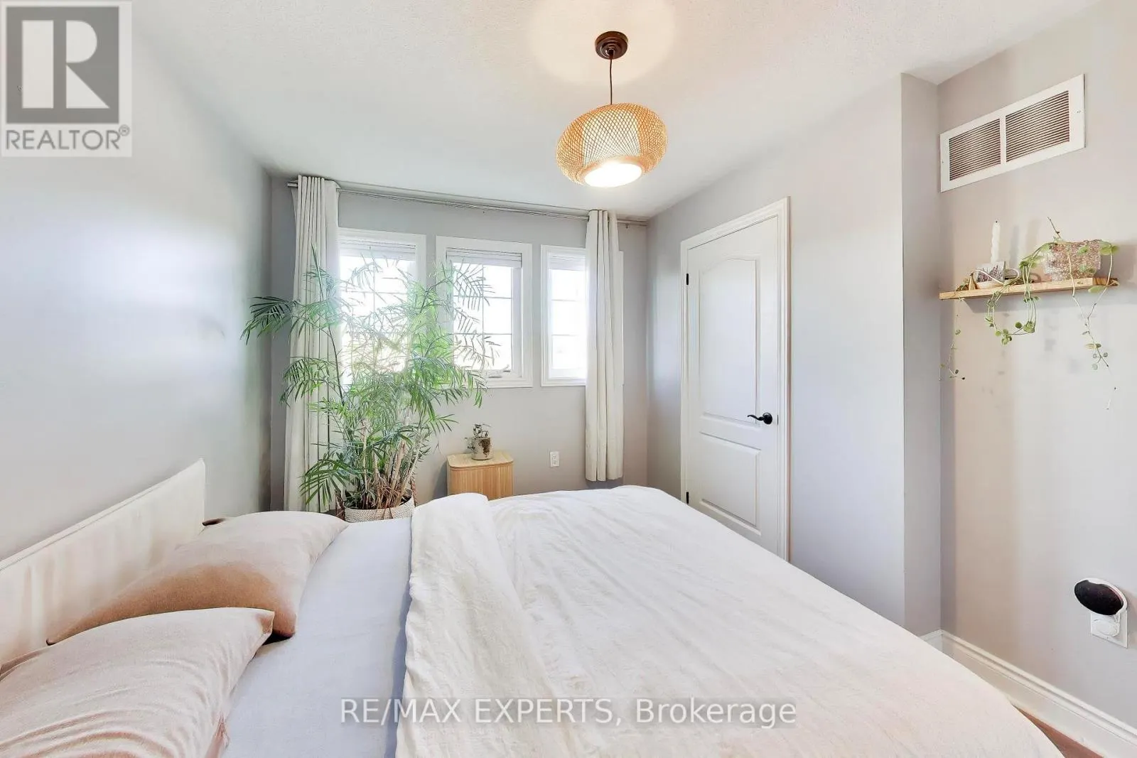 123 DAISEYFIELD AVENUE