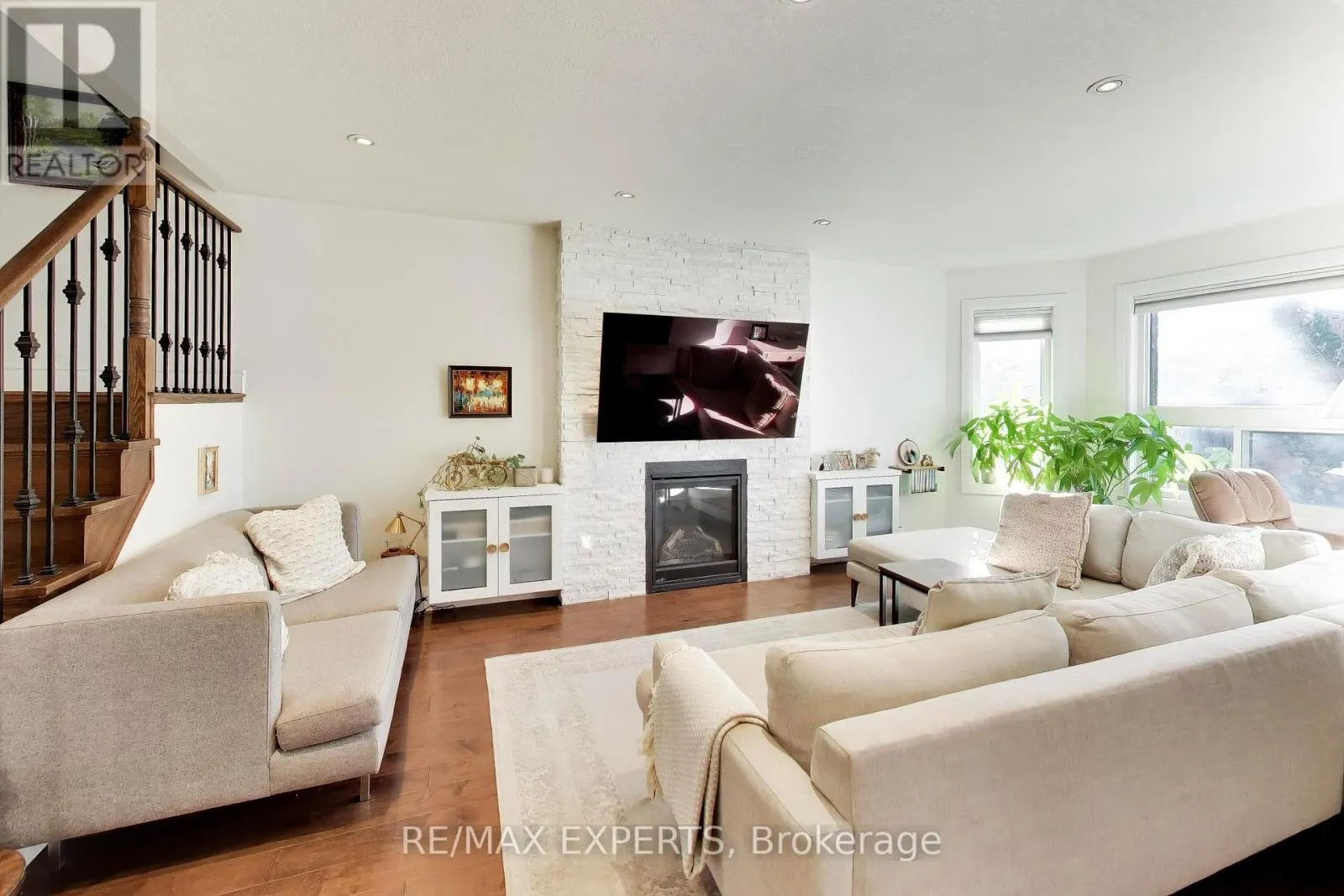 123 DAISEYFIELD AVENUE
